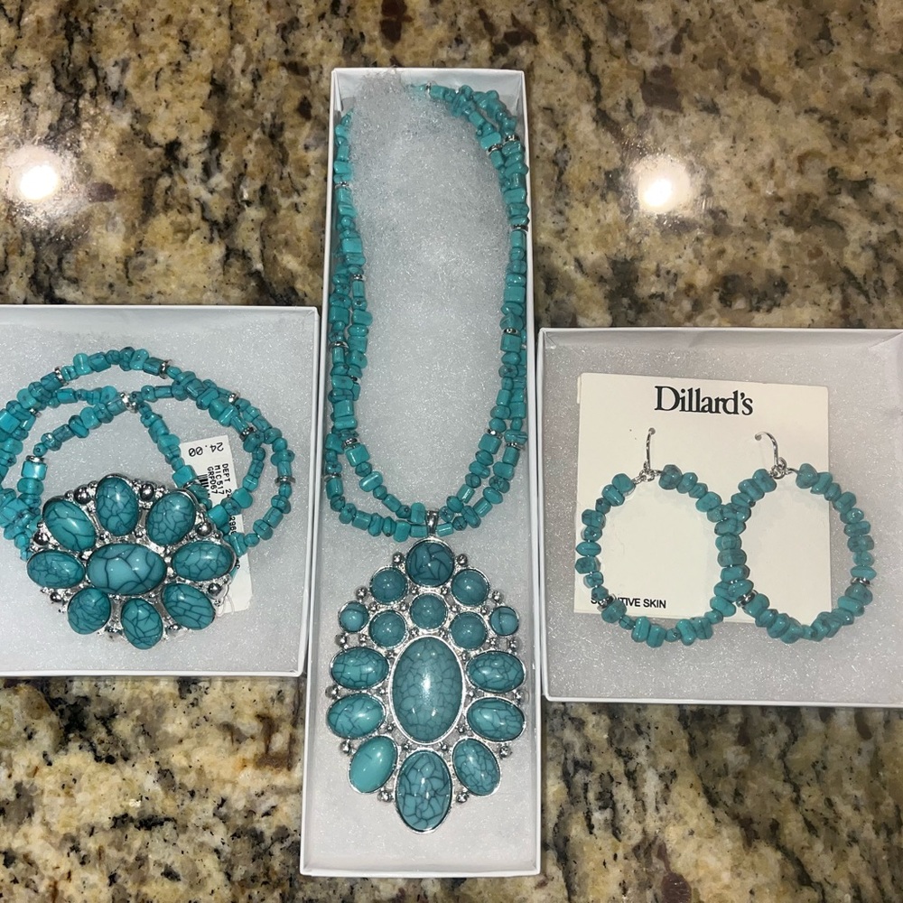 Turquoise Necklace, Bracelet, and Earrings! NWT!